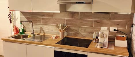 高級公寓 | 私人廚房 | 微波爐、爐台、義式濃縮咖啡機、咖啡機/沖茶器