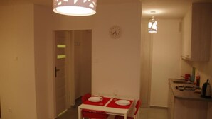 Business Apartment | In-room dining - Mars (Warsaw)