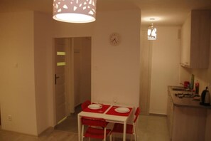 Business Apartment | In-room dining - Mars (Warsaw)
