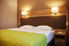Premium bedding, pillowtop beds, in-room safe, individually furnished - Joos Hotel (Bergheim)