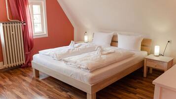 Apartment, 4 Bedrooms | 4 bedrooms, free WiFi