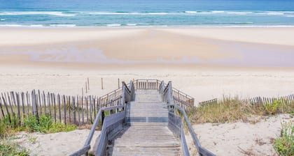 Cozy apartment offering an exceptional location - 1st sea line - swimming pool