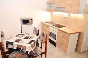 Grand Apartment | Dining room - Lorabel Apartmanház Hévíz (Hévíz)
