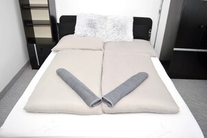 Grand Apartment | Free WiFi, bed sheets