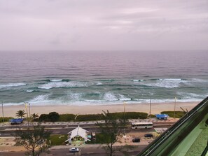 Vista para praia/oceano