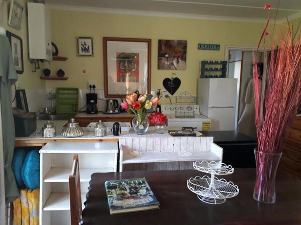 Chalet, 1 Bedroom | Private kitchen