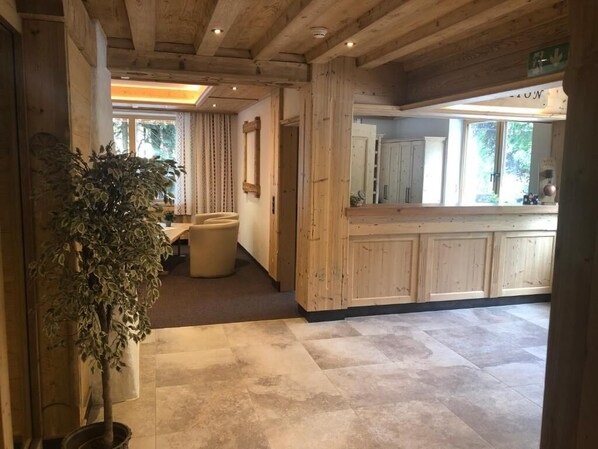 บริเวณประตูทางเข้า