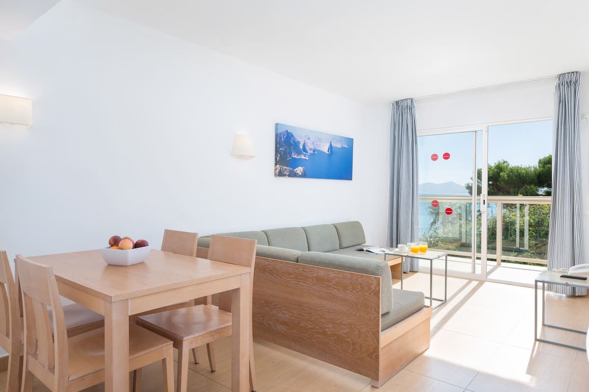 In-room safe, free cots/infant beds, free WiFi, bed sheets