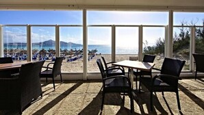 Beach bar