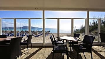 Beach bar
