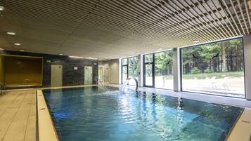 Una piscina techada