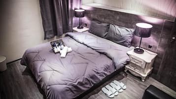 Blackout drapes, bed sheets