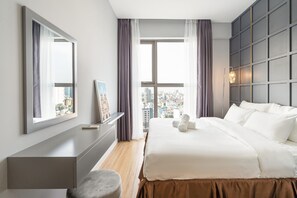 Appartement Présidentiel, 3 chambres, balcon, vue ville | Literie de qualité supérieure, couette en duvet d'oie, surmatelas