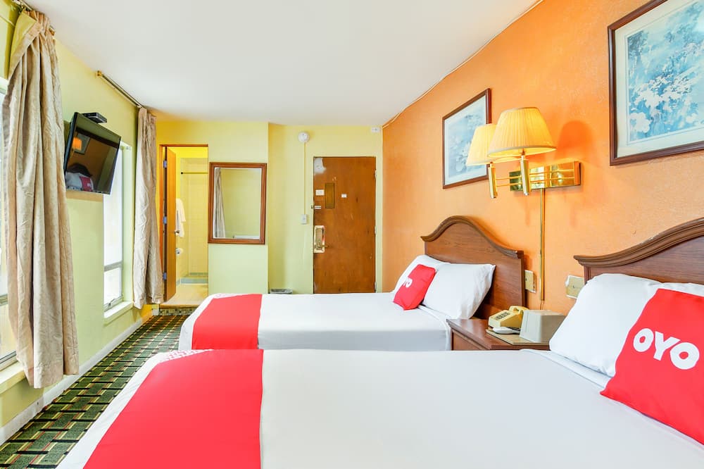 OYO Hotel Downtown Peoria I-74