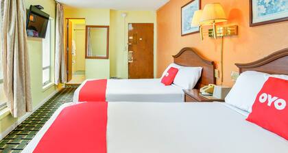 OYO Hotel Downtown Peoria I-74