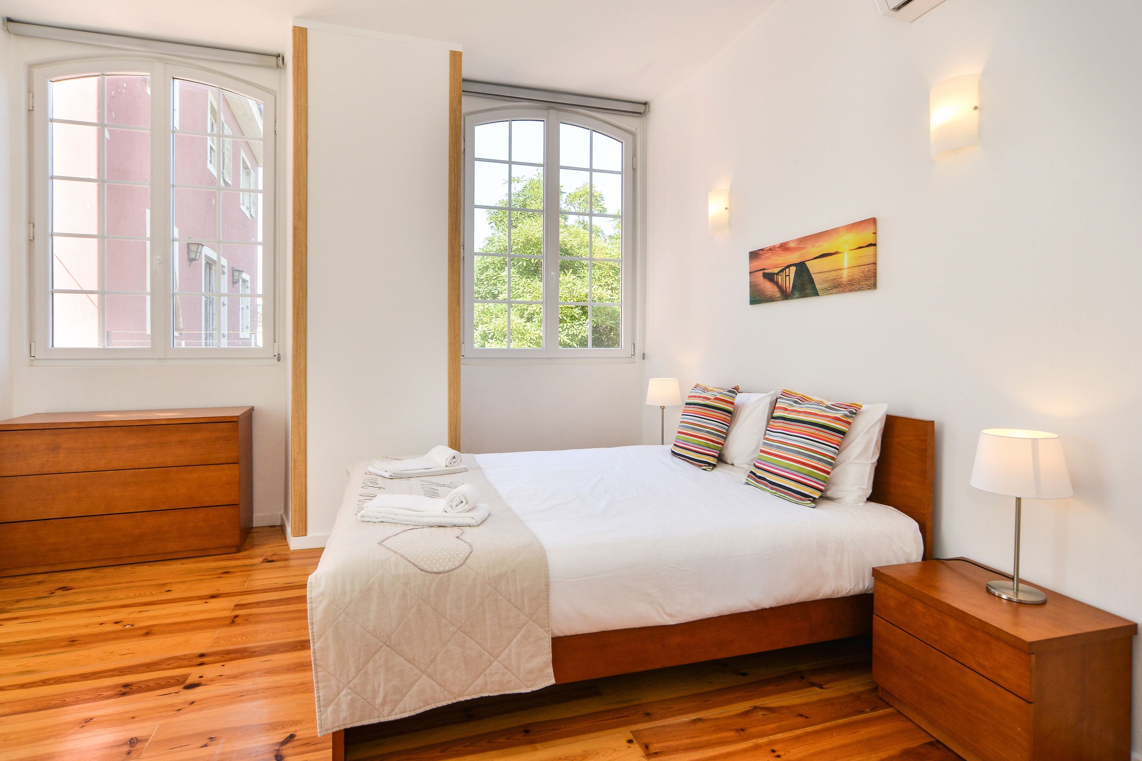 Apartment, 2 Bedrooms (Oeiras 2) | 2 bedrooms, individually decorated, individually furnished