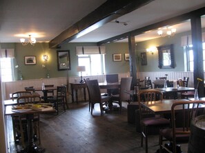 Restaurant - The Oak (Worcester)
