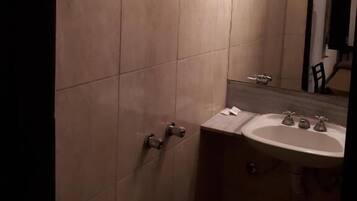 Bruser, bidet, håndklæder, Sæbe