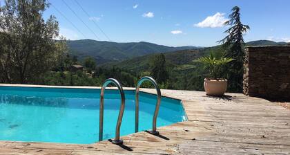 Detached cozy family home with pool, outdoor sauna and beautiful views