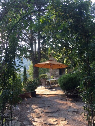 Detached cozy family home with pool, outdoor sauna and beautiful views