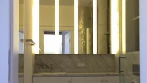 Deluxe-Apartment | Badezimmer