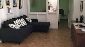 Televisión, futbolito y tenis de mesa