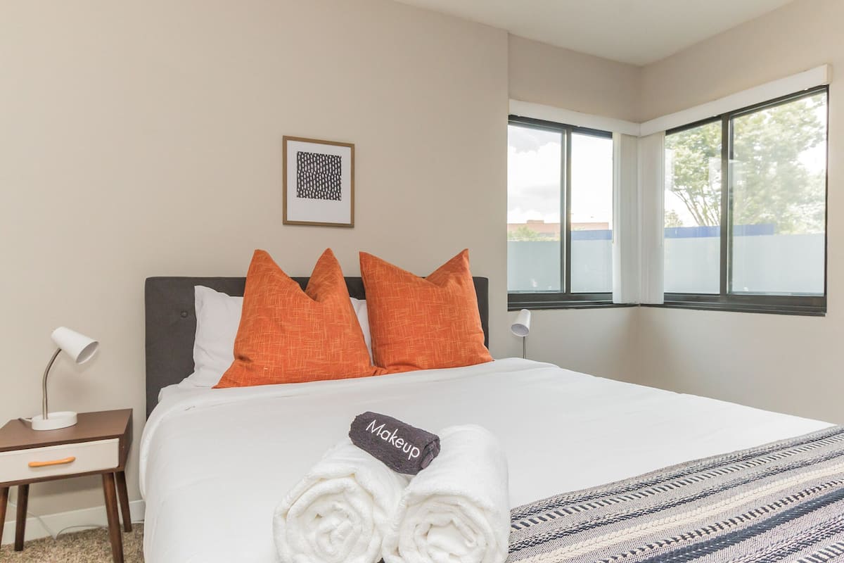 Executive Suite, 2 Bedrooms | WiFi (free), individually decorated, individually furnished