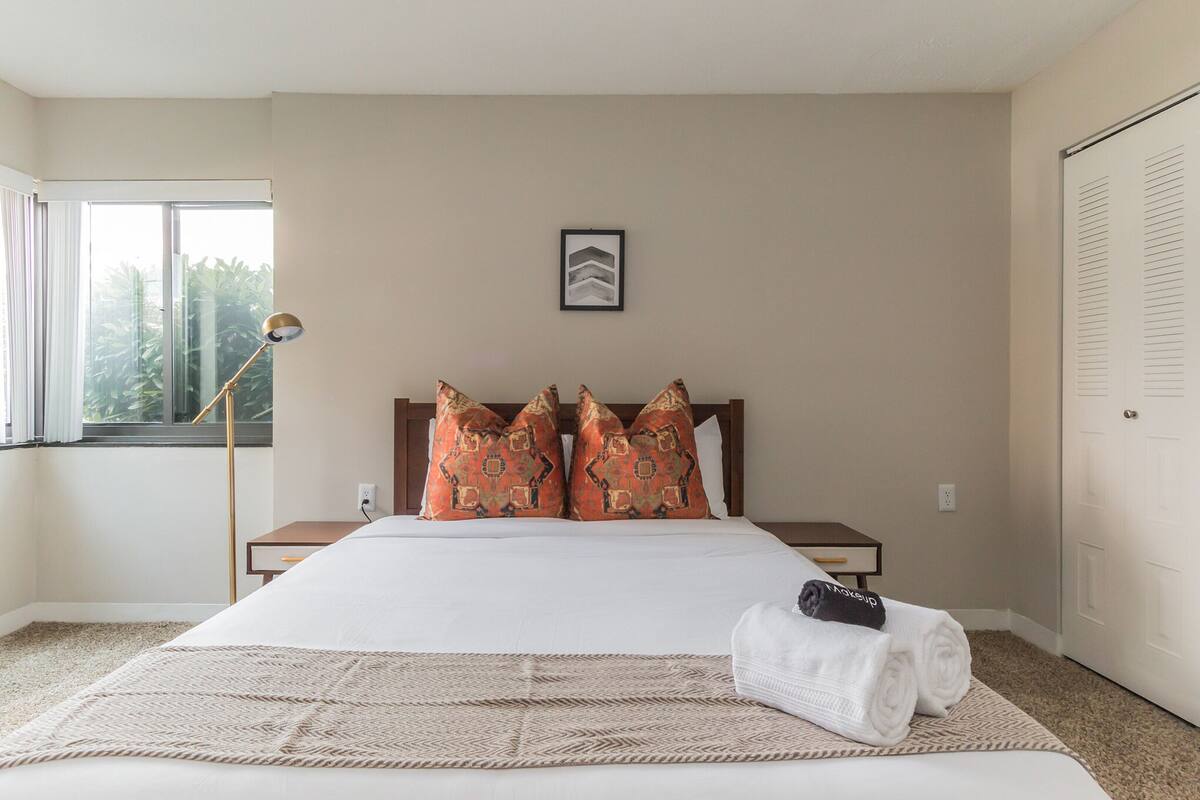 City Suite, 2 Bedrooms | WiFi (free), individually decorated, individually furnished