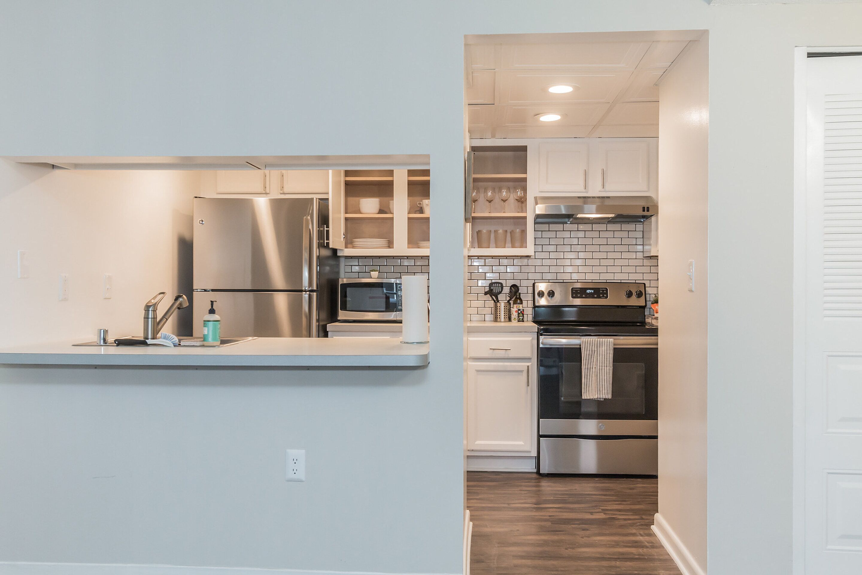 Deluxe Apartment, 1 Bedroom | Private kitchen | Full-sized fridge, microwave, oven, stovetop