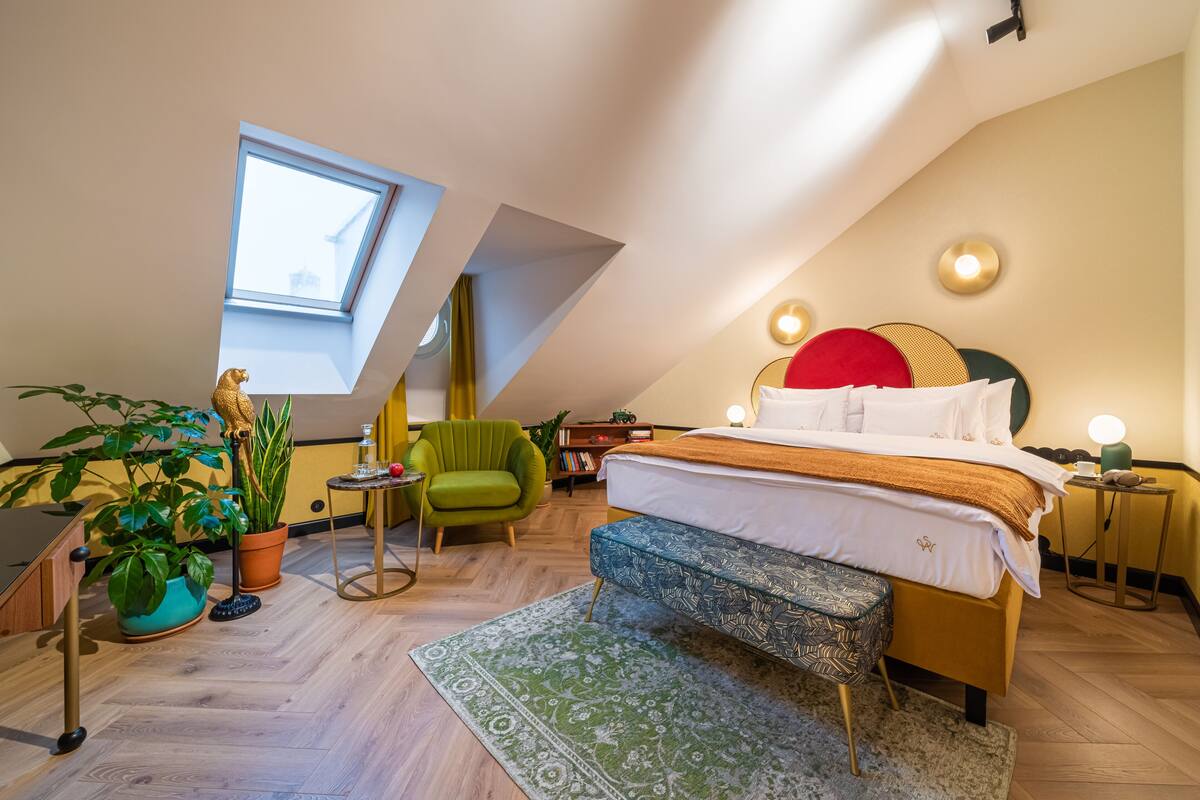 Double Room in the attic | In-room safe, desk, laptop workspace, blackout drapes