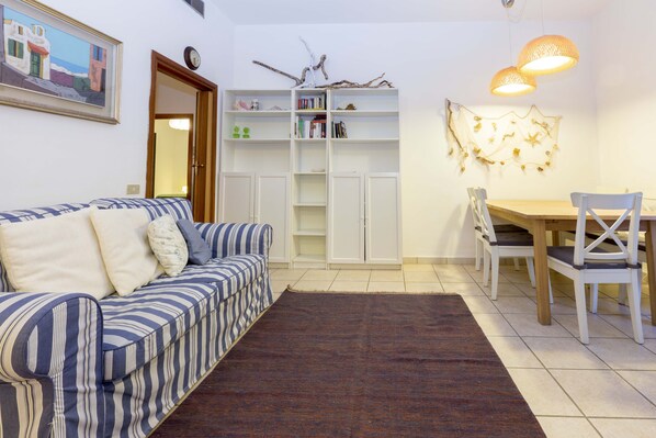 Apartment, 3 Bedrooms (PIANO TERRA) | Living area