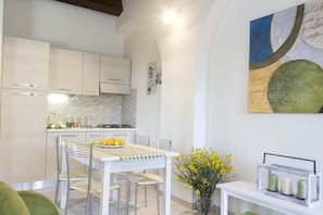 Appartement, 2 chambres (GINEPRO) | Restauration dans la chambre