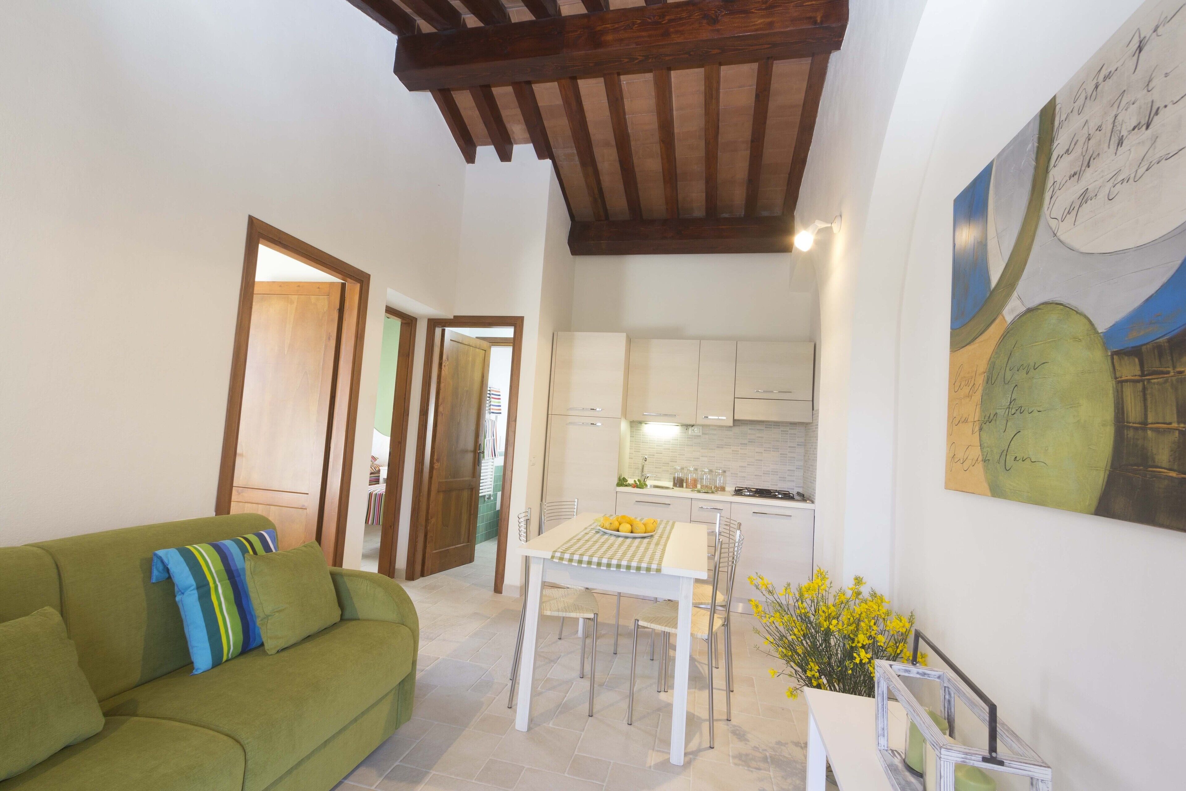 Apartment, 2 Bedrooms (GINEPRO) | Living area