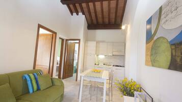 Apartment, 2 Bedrooms (GINEPRO) | Living area