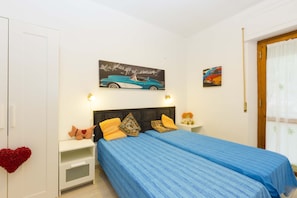 Leilighet, 4 soverom | Barnesenger og wi-fi (inkludert)