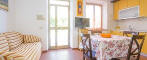 Apartment, 2 Bedrooms (LE PRIMULE) | Living area