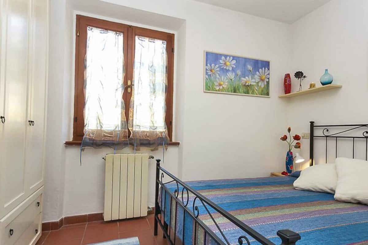 1 bedroom, cots/infant beds, free WiFi