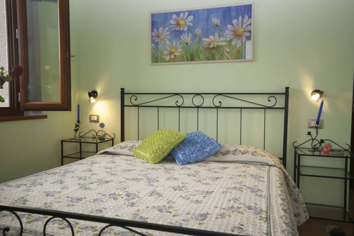 1 bedroom, cots/infant beds, free WiFi