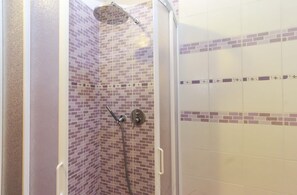 Apartment, 2 Bedrooms (LAVANDA) | Bathroom shower - Villa Aiali (Campo nell'Elba)