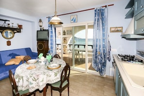 Apartment, 2 Bedrooms (Trilo 1, External Kitchen) | In-room dining - Villa Emanuela (Campo nell'Elba)