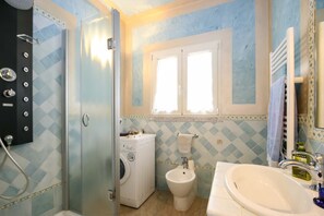 Bathroom - Villa Emanuela (Campo nell'Elba)
