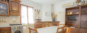 Apartment, 2 Bedrooms (VENTOTENE) | In-room dining - Arcipelago Pontino (Campo nell'Elba)