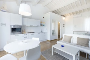 Apartment, 2 Bedrooms (3) | Private kitchenette | Full-size fridge, oven, stovetop, cookware/dishes/utensils