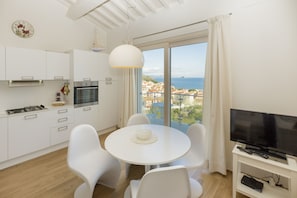 Apartment, 2 Bedrooms (1) | In-room dining