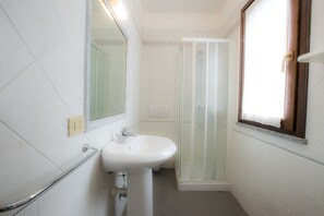 Studio (1) | Badezimmer | Dusche, Regendusche