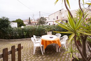 Paritalo (2) | Terassi/patio