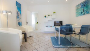 Apartment, 2 Bedrooms | In-room dining - Miramare (Rio)