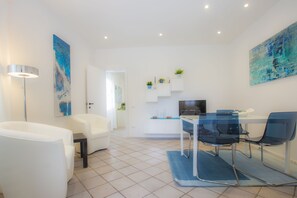 Apartment, 2 Bedrooms | In-room dining - Miramare (Rio)