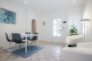 Apartment, 2 Schlafzimmer | Wohnbereich