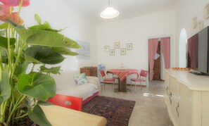 Apartment, 3 Schlafzimmer | Wohnbereich